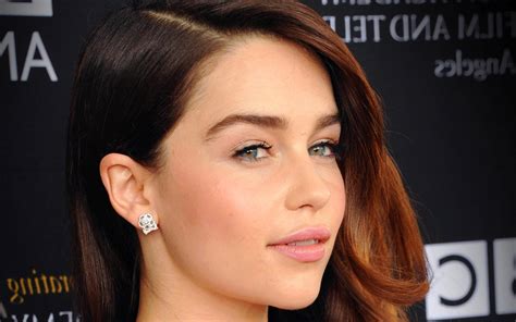 Emilia Clarke English Hollywood Actress Hd Wallpapers Hd Wallpapers