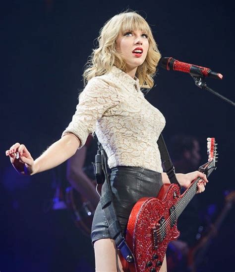 Taylor Swift Red Tour At The Scottrade Center 31813 Review Photos