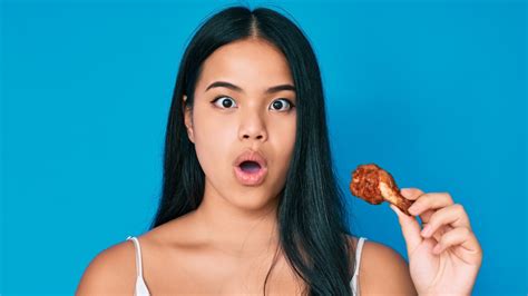 Why You Should Avoid Eating Spicy Food On An Empty Stomach