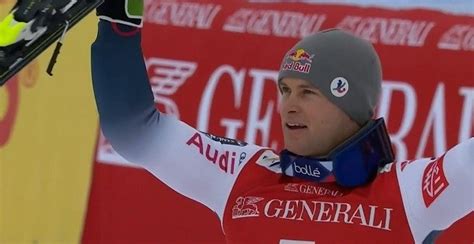 Alexis pinturault held off a challenge from unheralded norwegian skier atle lie mcgrath to win the classic mens world cup giant slalom on the gran risa. Pinturault gana en Garmisch y le recorta ventaja Kristoffersen