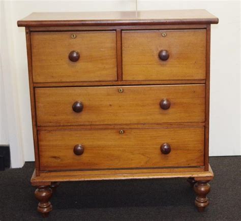 Combine style & stunning quality. Victorian cedar chest of drawers with 2 short and 2 long ...
