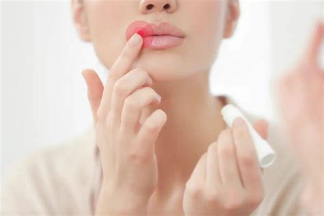 冬季预防嘴唇干裂，记住这5点！皮肤