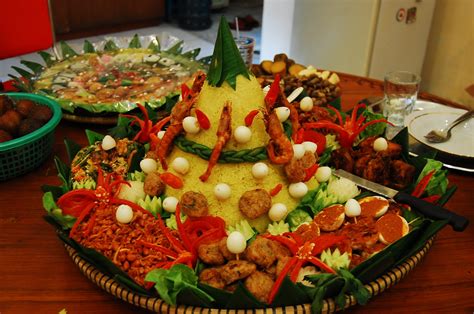 Di indonesia terdapat beberapa jenis nasi goreng yang kini jumlahnya terus bertambah. Sudah Tahu Macam-Macam Nasi Tumpeng dan Artinya, Yuk Intip ...