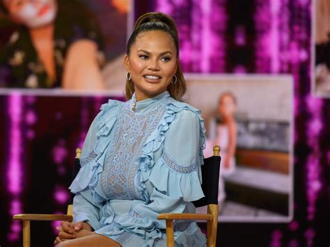 Chrissy Teigen Is Back On Twitter Proving How Difficult It Is To Quit