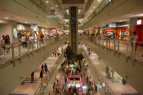 Info Flicks Top 10 Biggest Malls In The World