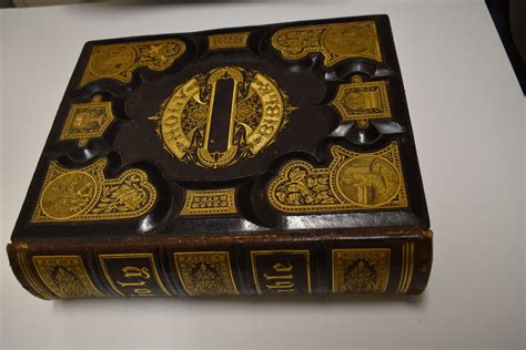 Book Hubbard Brothers Holy Bible Late 19th Century