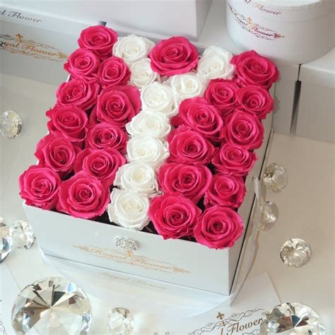 The plant has long leaves and a sweet pleasant smell. Jasper - Square Medium Box - Roses last 1 year - Royal Flower