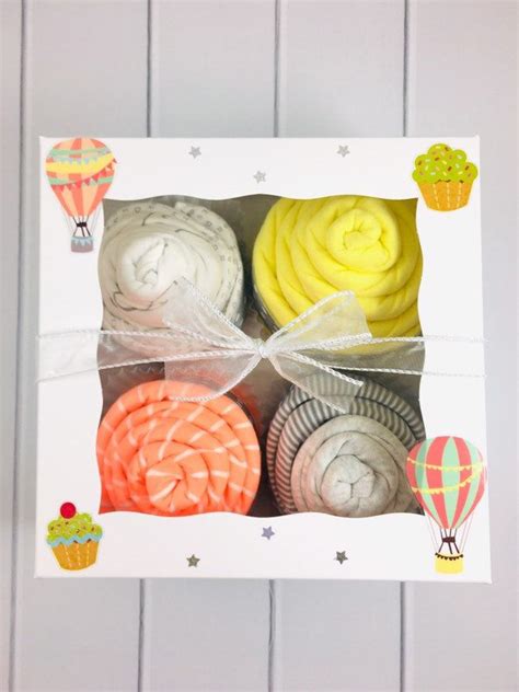 The babyblooms range of new baby hampers are all available in a choice of pink, blue or neutral, unisex colours. Gender Neutral Baby Gift Unisex baby gift set 3-6 month ...