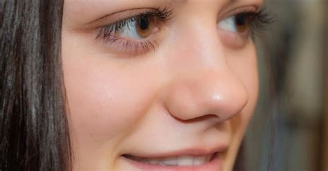 After removing your makeup and washing your face thoroughly, apply a few drops of argan oil on your skin and massage exfoliating helps remove dead skin cells to reveal the healthier, younger skin that lies. 5 Best Facial Exercises For Smile Lines: Remove Laugh ...