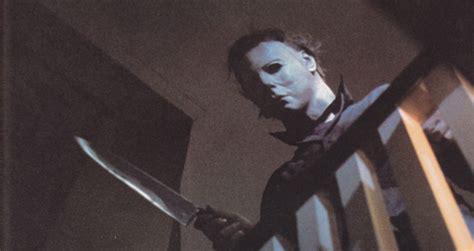 Fifteen years after murdering his sister on halloween night 1963, michael myers escapes from a mental hospital and returns to the small town of haddonfield, illinois to kill again. This Week in Horror Movie History - Halloween (1978 ...