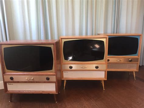 Mid Century Tvs For The Flat Panel Era Television Cabinet Mid