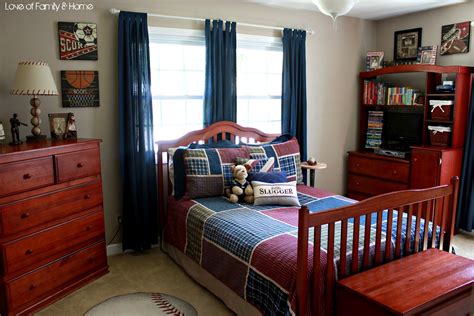 31 boys' room ideas that are youthful yet sophisticated. Parker's Room..... Vintage Baseball Boys' Bedroom - Love ...