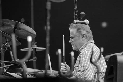 Choose from five spacious one and two bedroom apartments for rent. Don Henley Sets Live Dates For Australian and New Zealand ...