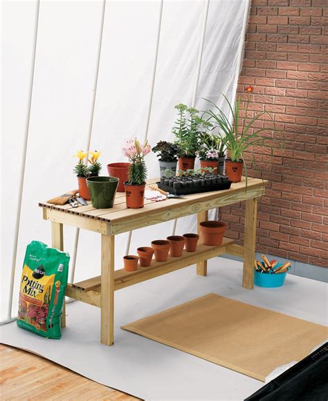Simple Potting Bench in 2020 | Potting bench plans, Potting bench, Pallet potting bench