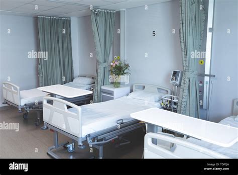 Hospital Ward With Empty Beds Stock Photo Alamy