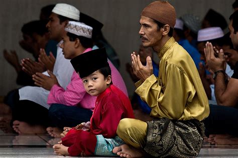 Malaysia is known for its famous ramadan bazaars, which will be open only during ramadan and until the end of eid. Eid Mubarak: Muslims Around the World Celebrate Eid al ...