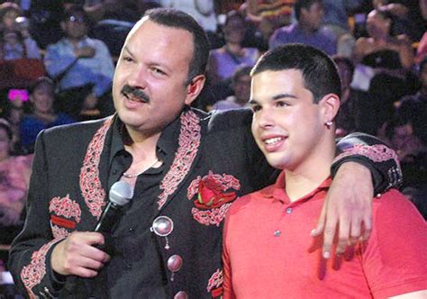 Arrestan A Hijo Del Cantante Pepe Aguilar Por Tráfico De Personas Qué