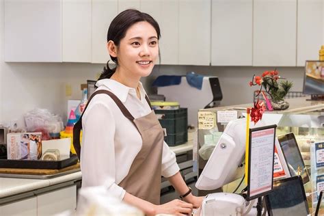 The chinese actor was recently caught getting rather intimate with a mysterious woman in public. 10 Potret Choo Ja Hyun, Ibu Song Joong Ki di Drama Arthdal ...
