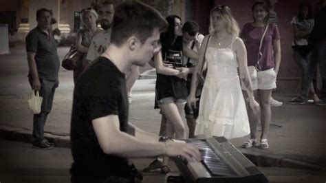 Piano Playing Street Performer Brings Audience To Dance Youtube