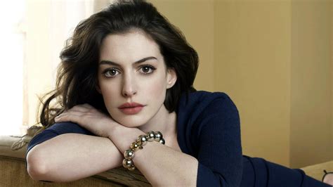 anne hathaway height net worth husband age and more anne hathaway height anne hathaway photos