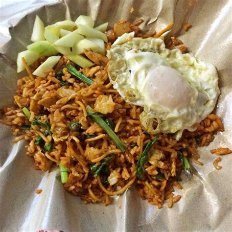 Siram mi basah dengan air panas, tiriskan. Aneka Resep Nasi Goreng Super Lezat Dan Nikmat | Ramesia ...