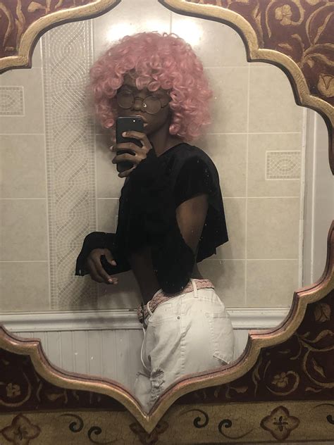 femboy wedgie selfies, dm me if you wanna meetup : r/WedgieDudes