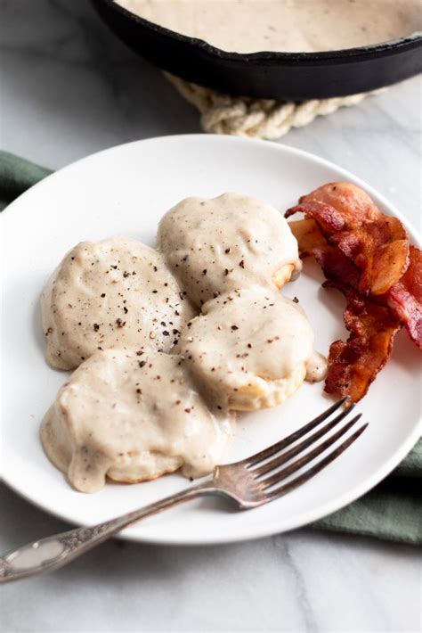 The Best Southern Biscuits And Gravy