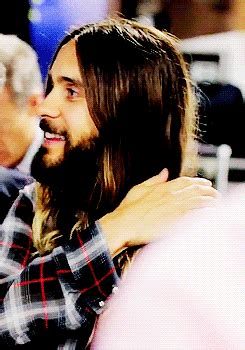 The actor threw himself into the role, even sending a love letter and live rat to costar margot robbie. Idee von jana auf jared leto gifs