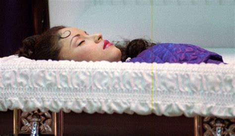 Autopsia De Selena Quintanilla Reveló Si La Cantante Estaba O No