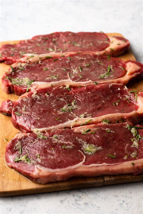How to cook steak strips in a pan. Seared New York Strip Steak with Red Wine Balsamic