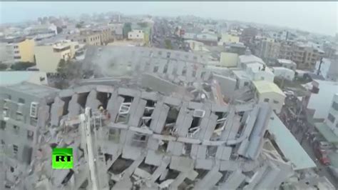 Une autre vidéo de caméras de surveillance dans un magasin a #bejaia. Terrible tremblement de terre à Taïwan (images aériennes ...