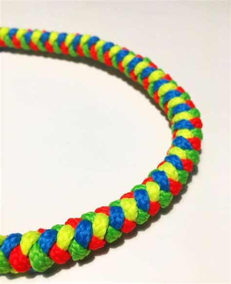 Check out our paracord dog collar selection for the very best in unique or custom, handmade pieces from our pet collars & jewelry shops. Colorful square braid pattern paracord collar for dogs. | Braid patterns, Paracord projects ...