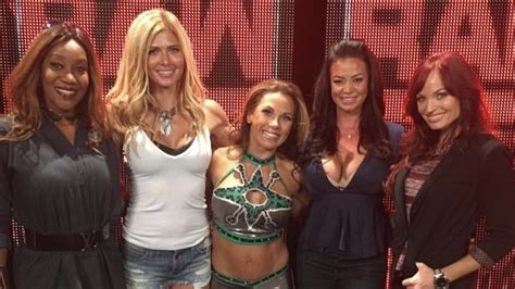 Former Wwe Divas Reunited Backstage At Raw Photos Sescoops