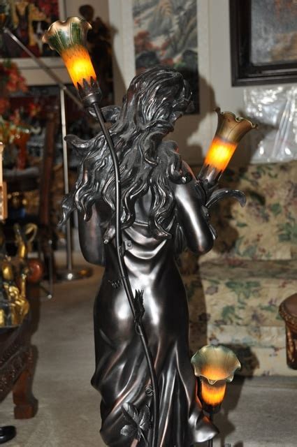 Flower Girl Sculpture With 3 Lily Shaped Lamps