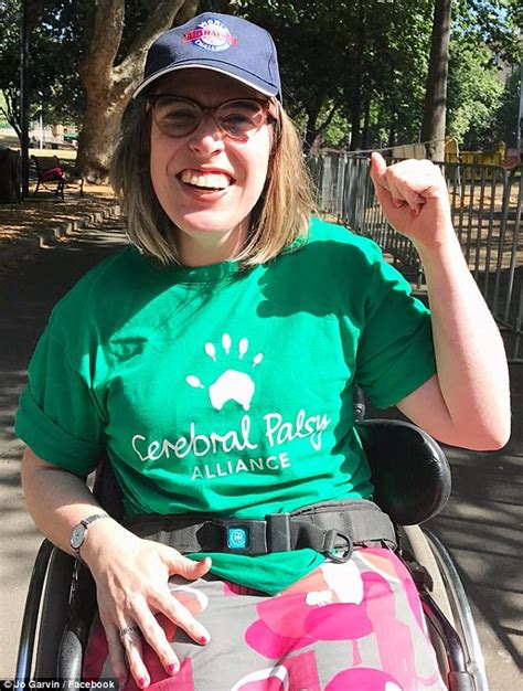 Australian Woman With Cerebral Palsy Marathons Wheelchair Daily Mail