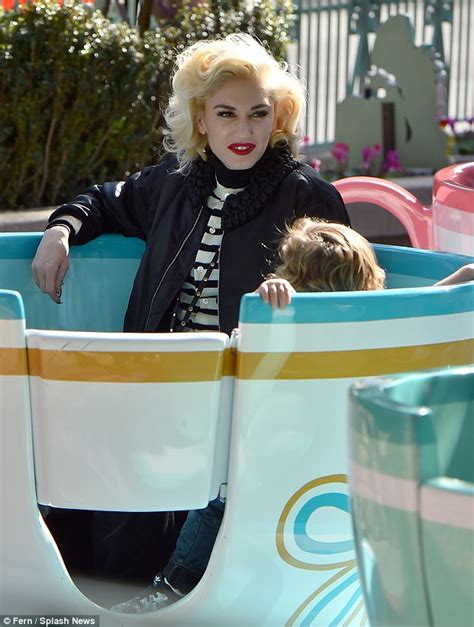 Gwen Stefani Video Chats With Beau Blake Shelton During Disneyland Trip