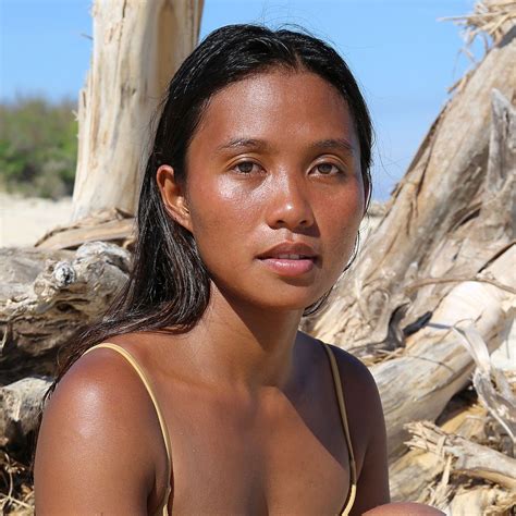 Dark Skin Young Asian Woman Sat On The Beach Skin Tips Skin Care