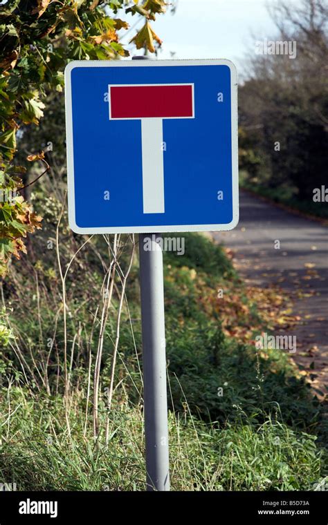 No Through Road Sign High Resolution Stock Photography And Images Alamy