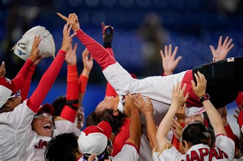 Japan Beats Us 2 0 Turns Incredible Double Play To Win Olympic