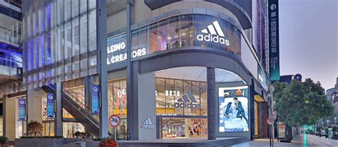 Finden sie das passende finanzprodukt oder lassen sie sich beraten. Deutsche Bank hebt Ziel für Adidas auf 315 Euro - 'Hold ...