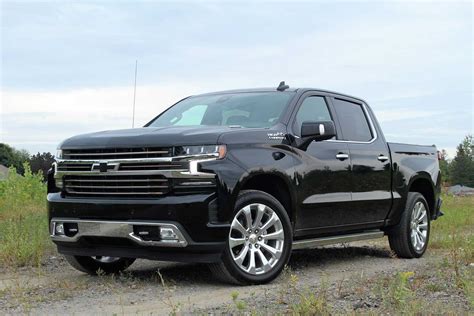 Most Popular Trucks And Suvs In Canada In 2021 Motor Illustrated