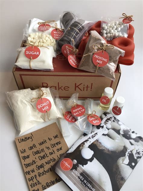 Fancy sprinkles is your one stop shop for deluxe edible sprinkles, classic jimmies, confetti sprinkles, and metallic gold and silver dragees. SoBakeable | Subscription boxes, Subscription box review ...