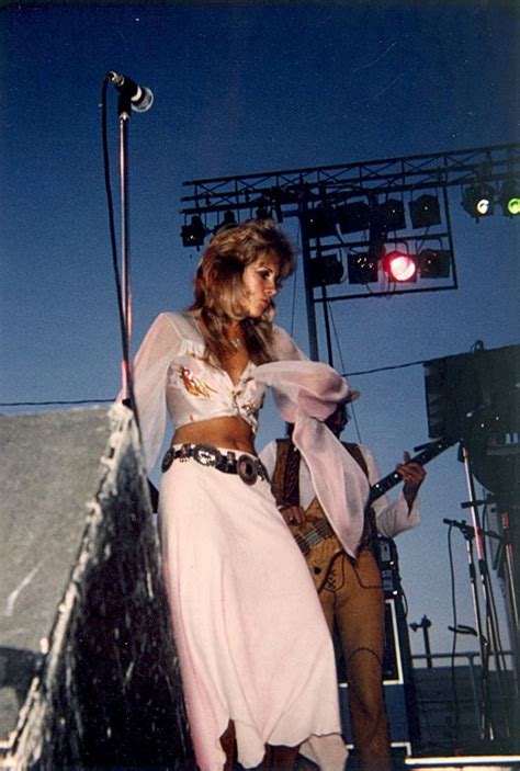 Stephanie lynn nicks (born may 26, 1948) is an american singer and songwriter known for her work with the band fleetwood mac and as a solo artist. 40 Candid Color Photographs Capture a Young and Beautiful ...