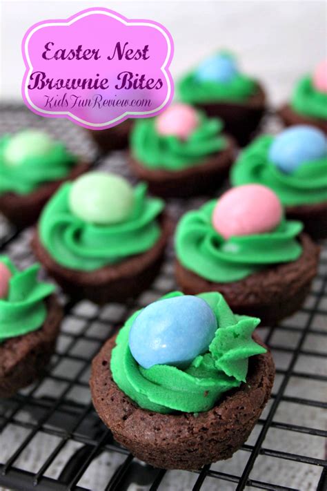 It's made from layers of rich chocolate brownies, blended chocolate chia mousse, and homemade whipped cream. Easter Nest Brownie Bites Recipe - Sweet Party Place