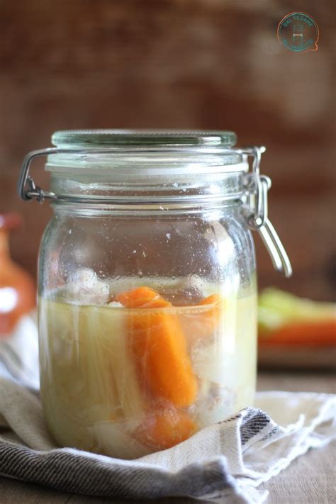 Questo fine settimana, come vi avevo annunciato la volta scorsa. Pollo in brodo in vasocottura - Dal tegame al vasetto