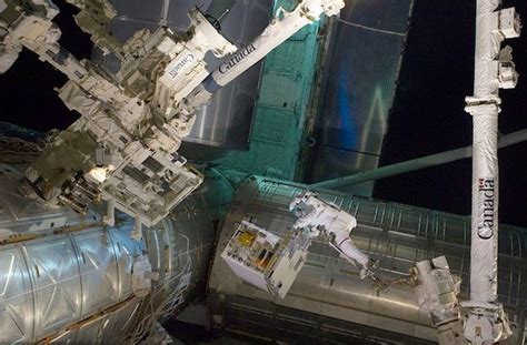 Nasaが映画 ゼロ・グラビティ をなぞって宇宙で撮影した写真を集めたシリーズ Gravity を大公開 Dna Astronomy