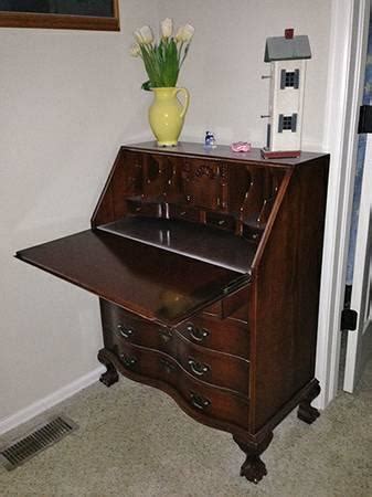 There were no computers to store important information, so these desks and secretaries came with all kinds of secret drawers, tills, roll down covers and other mechanisms. Maddox Antique Secretary desk solid Mahagony - for Sale in ...