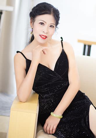 China Member Profile Meizhen From Nanchang Yo Hair Color Black