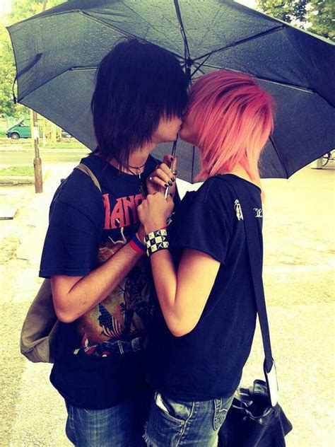 Pin By Kate Reed On That Emo Life Cute Emo Couples Emo Couples