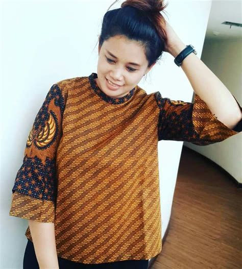 Pin Oleh Yovita Aridita Di Batik Ideas Inspirasi Mode Busana Batik Mode Wanita